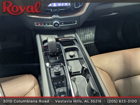 Certified 2024 Volvo XC60 B5 Plus AWD/4WD image 23