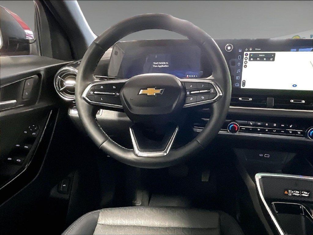 Used 2025 Chevrolet Equinox LT w/ Convenience Package II AWD/4WD image 17