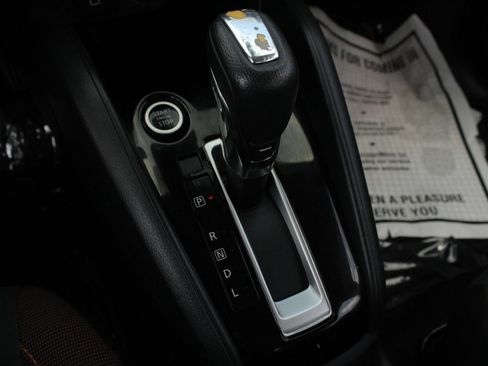 Used 2020 Nissan Versa SR FWD image 31
