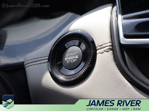 Used 2025 Jeep Compass Limited AWD/4WD image 31