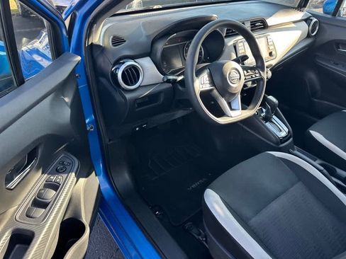 Used 2020 Nissan Versa SV image 9