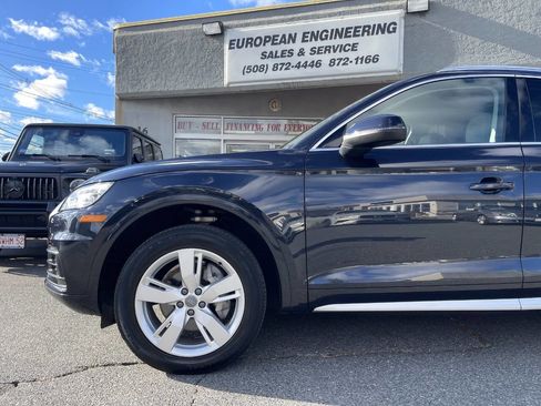 Used 2019 Audi Q5 2.0T Premium w/ Convenience Package image 11