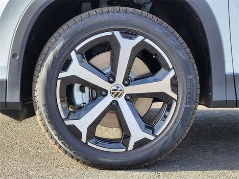 New 2026 Volkswagen Tiguan SE image 10