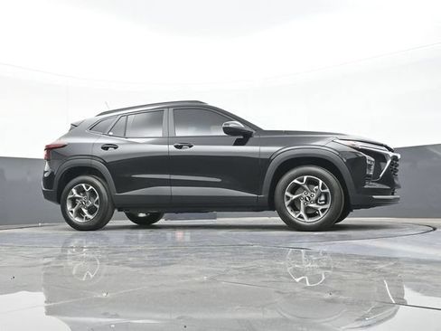 New 2026 Chevrolet Trax LT w/ LT Convenience Package FWD image 45