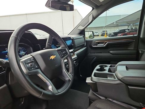 Used 2023 Chevrolet Silverado 1500 LT w/ Z71 Off-Road Package image 10