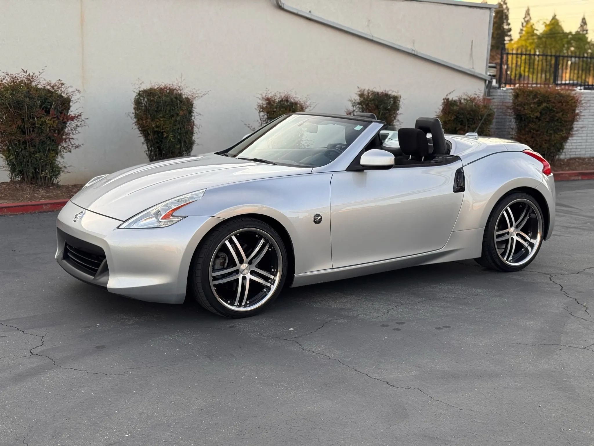Used 2012 Nissan 370Z Roadster RWD image 19