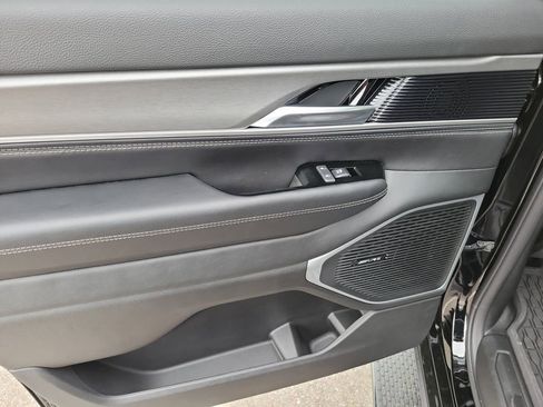 New 2026 Jeep Grand Wagoneer 4WD image 21
