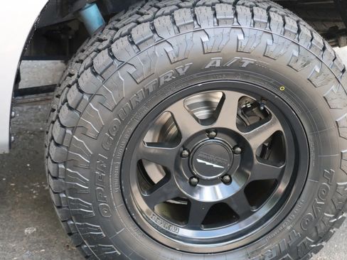 Used 2010 Toyota Tundra 4x4 Double Cab image 11