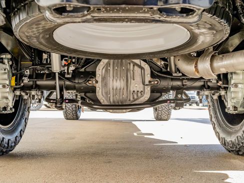 Used 2026 Ford F450 Platinum w/ FX4 Off-Road Package image 16