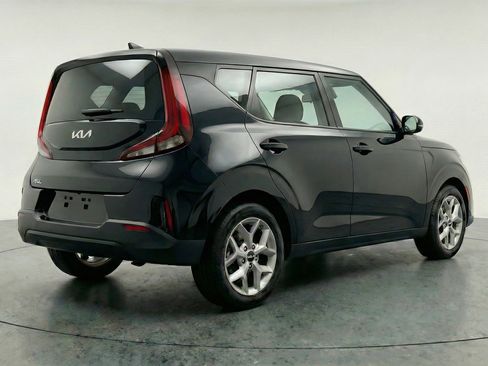 Used 2025 Kia Soul LX w/ LX Technology Package image 9