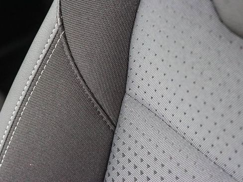 New 2026 Chevrolet Trax LT w/ Sunroof Package image 24