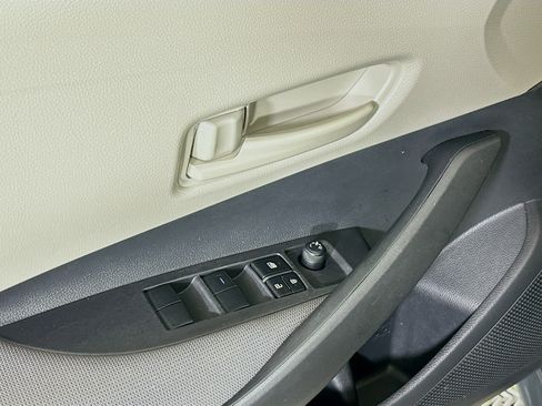 Used 2025 Toyota Corolla LE image 14