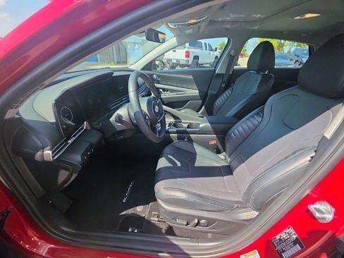Used 2023 Hyundai Elantra Limited w/ Cargo Package FWD image 13
