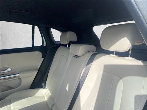 Certified 2025 Mercedes-Benz GLA 250 image 19