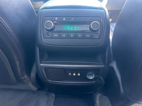 Used 2009 Chevrolet Traverse LT image 32