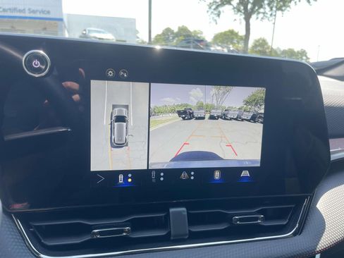 Used 2025 Chevrolet Equinox RS w/ Safety and Technology Package FWD image 27