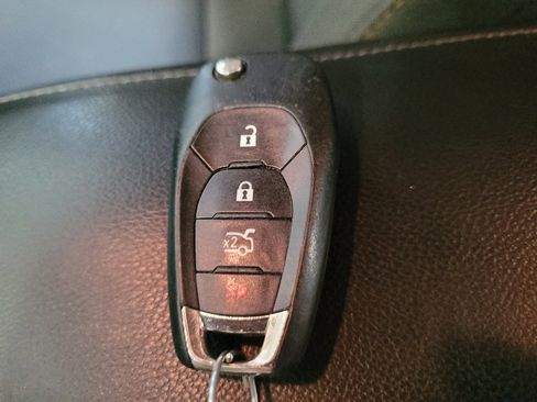 Used 2017 Chevrolet Cruze LS FWD image 32