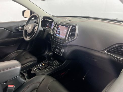 Used 2022 Jeep Cherokee Trailhawk w/ Premium Leather Package image 27