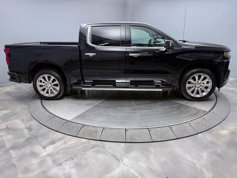 Used 2019 Chevrolet Silverado 1500 High Country w/ Technology Package image 4