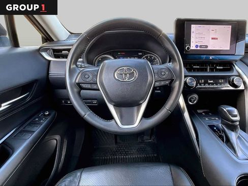 Used 2023 Toyota Venza LE AWD/4WD image 6