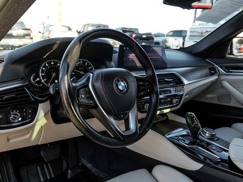 Used 2018 BMW 530i 530i w/ Premium Package image 3