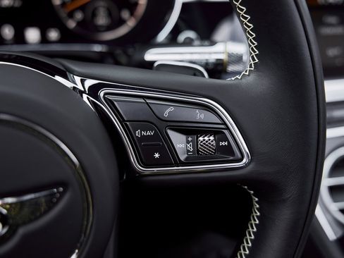 Used 2022 Bentley Continental GT image 47