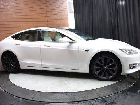 Used 2020 Tesla Model S AWD image 19