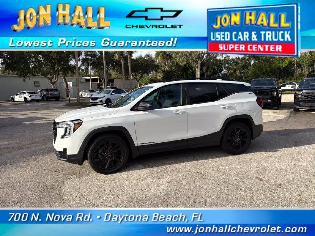 Used 2023 GMC Terrain SLE w/ Driver Convenience Package FWD image 3