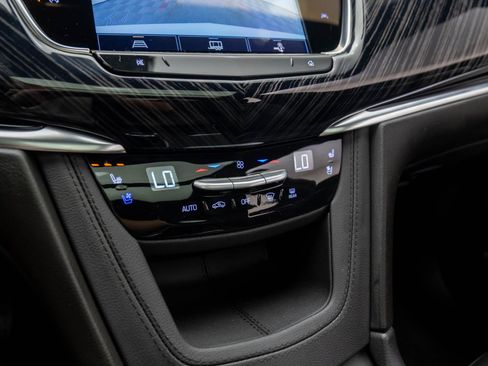 New 2025 Cadillac XT6 Premium Luxury image 25