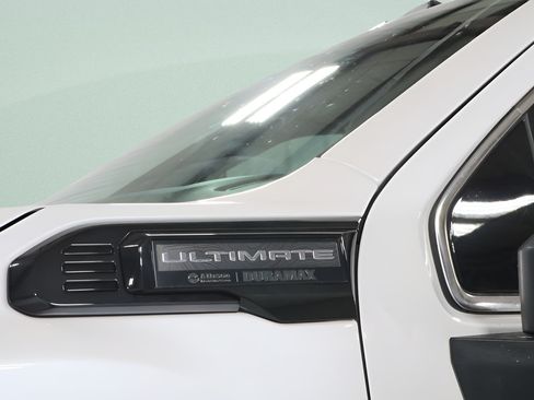 Used 2024 GMC Sierra 2500 Denali Ultimate AWD/4WD image 37