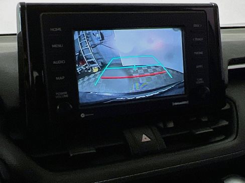 Used 2022 Toyota RAV4 LE FWD image 28