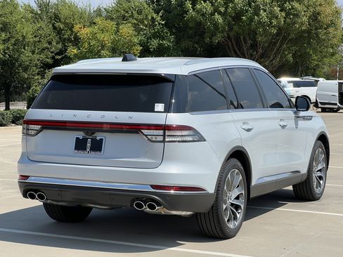New 2025 Lincoln Aviator Reserve w/ Luxury Package image 9