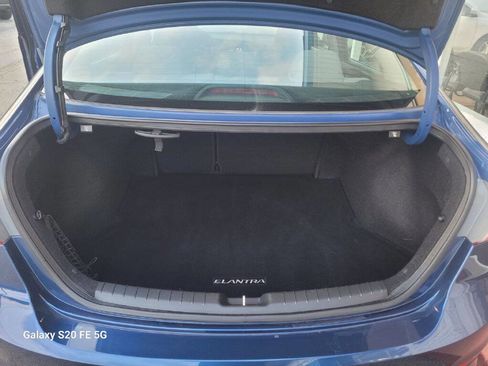Used 2018 Hyundai Elantra SEL w/ Cargo Package image 18