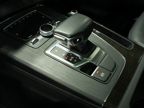 Used 2020 Audi Q5 2.0T Premium Plus w/ Premium Plus Package image 38