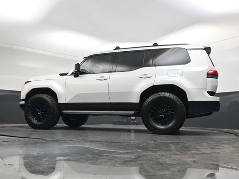 Used 2026 Lexus GX 550 w/ Accessory Package (2T) AWD/4WD image 46