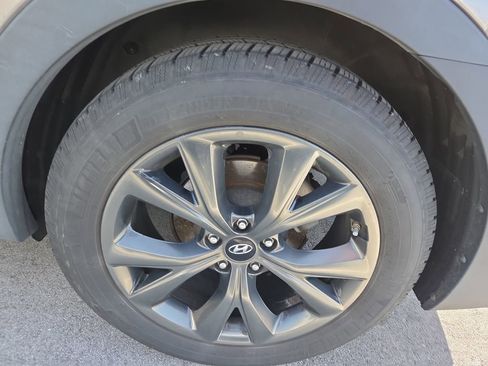 Used 2018 Hyundai Santa Fe Sport w/ 2.0T Ultimate Tech Package 05 FWD image 6