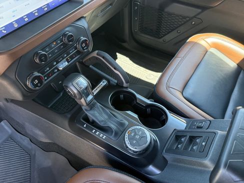 Used 2024 Ford Bronco Outer Banks AWD/4WD image 23