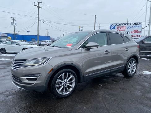 Used 2017 Lincoln MKC Select image 7