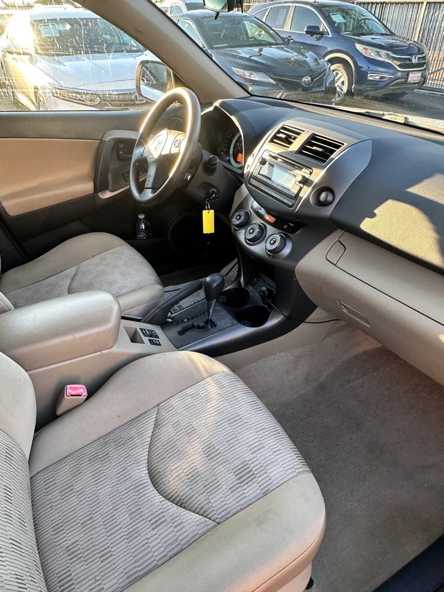 Used 2012 Toyota RAV4 FWD w/ Value Pkg image 14
