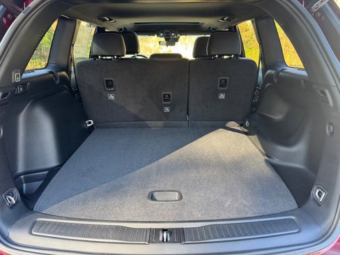 New 2025 Jeep Grand Cherokee Altitude image 17