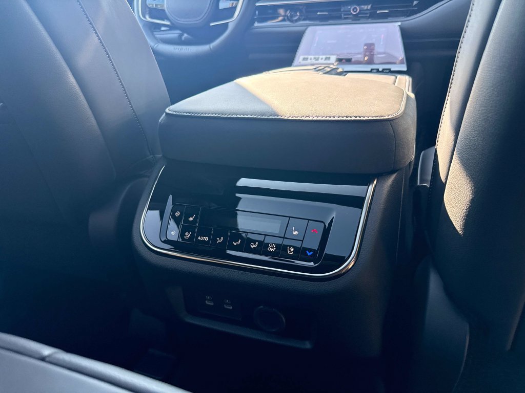 New 2027 INFINITI QX80 Autograph AWD/4WD image 28