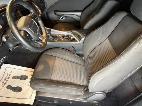 Used 2018 Dodge Challenger SXT w/ Blacktop Package RWD image 20