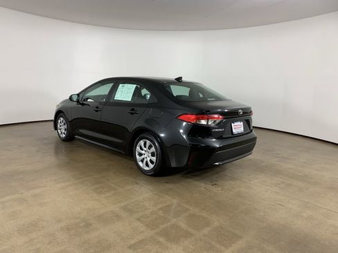 Used 2021 Toyota Corolla LE FWD image 14