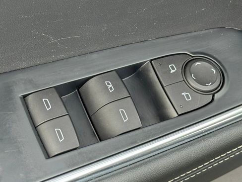 Used 2024 GMC Acadia Elevation image 18