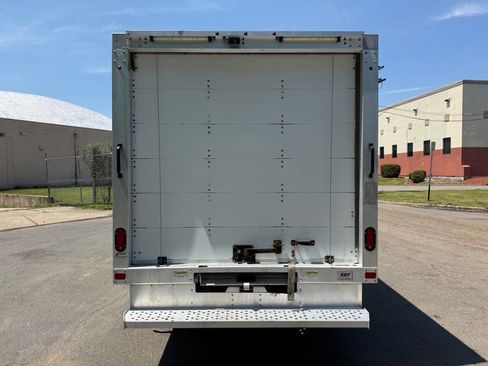 Used 2020 Ford Transit 350 RWD image 4
