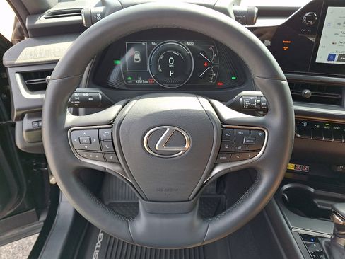 Used 2024 Lexus UX 250h AWD w/ Premium Package image 19