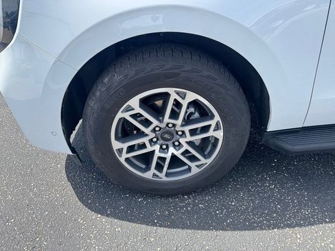 Certified 2025 Ford Expedition Active AWD/4WD image 7