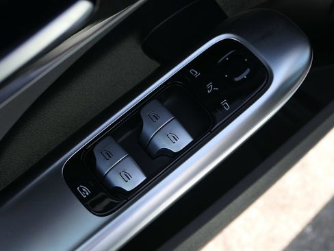 Used 2023 Mercedes-Benz C 300 Sedan image 14