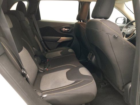 Used 2018 Jeep Cherokee Latitude image 19