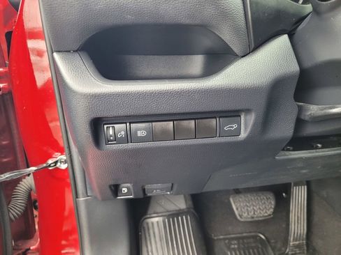 Used 2020 Toyota RAV4 XLE w/ Convenience Package image 25